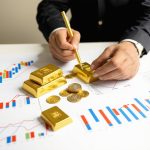 Investing in Gold for Beginners: How to Build a Solid Portfolio