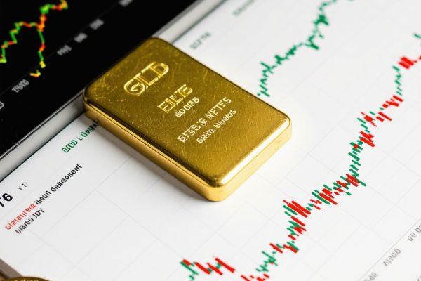 Gold ETFs vs Physical Gold: Which Investment Fits Your Goals? Gold ETFs vs Physical Gold: Which Investment Fits Your Goals?